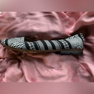 Osborn Ballet Flats Women's 39 Handcrafted Aztec Black + White,  Leather Sole